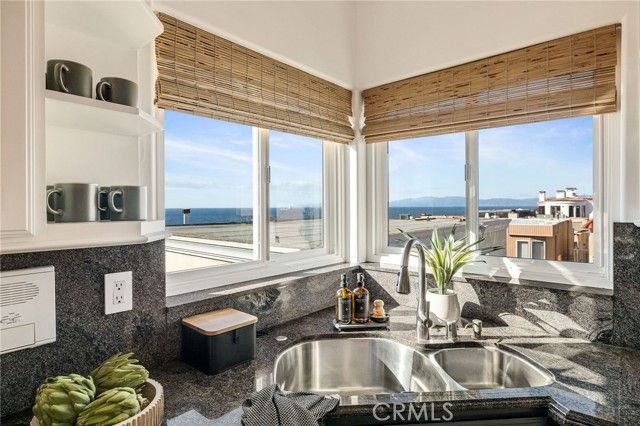 229 23rd, Manhattan Beach, CA 90266