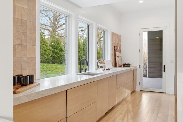 2616 Tiffany Dr, Nashville, TN 37206