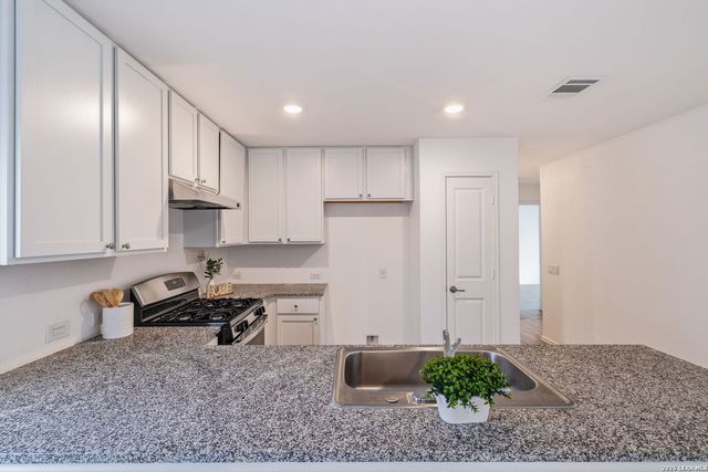 9422 Somerset Way, San Antonio, TX 78211