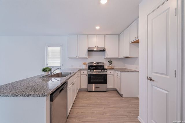 9422 Somerset Way, San Antonio, TX 78211