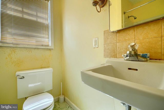 502 GROVETHORN RD, Middle River, MD 21220