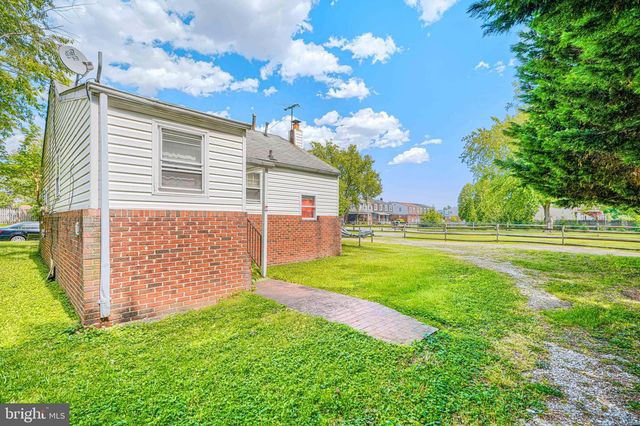 502 GROVETHORN RD, Middle River, MD 21220