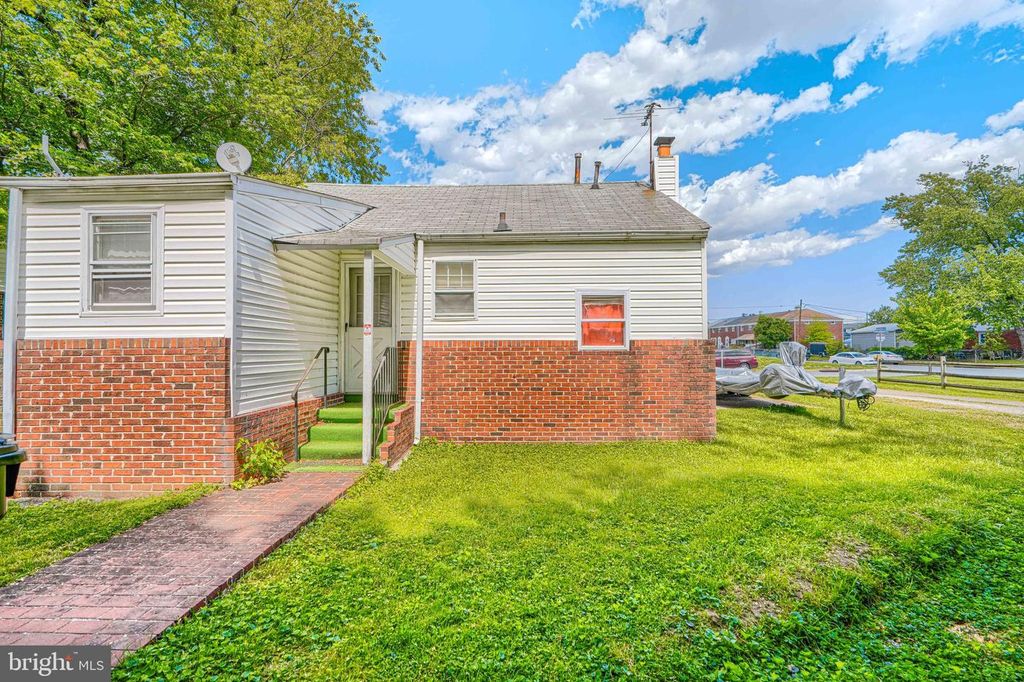 502 GROVETHORN RD, Middle River, MD 21220