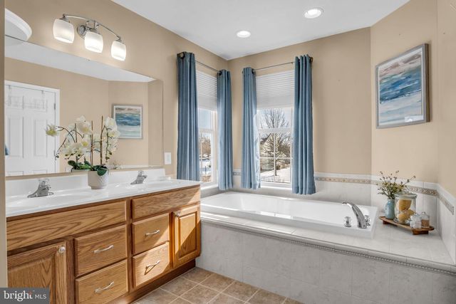 86 BARLEY CIR, Hanover, PA 17331