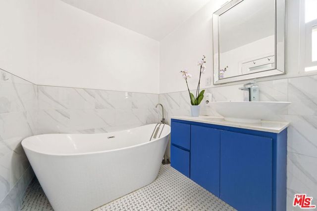 9051 Dicks Street, West Hollywood, CA 90069