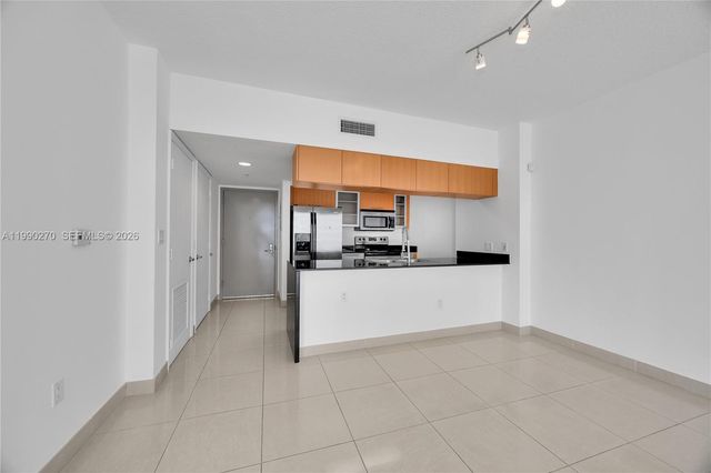 1750 N Bayshore Dr 2804, Miami, FL 33132