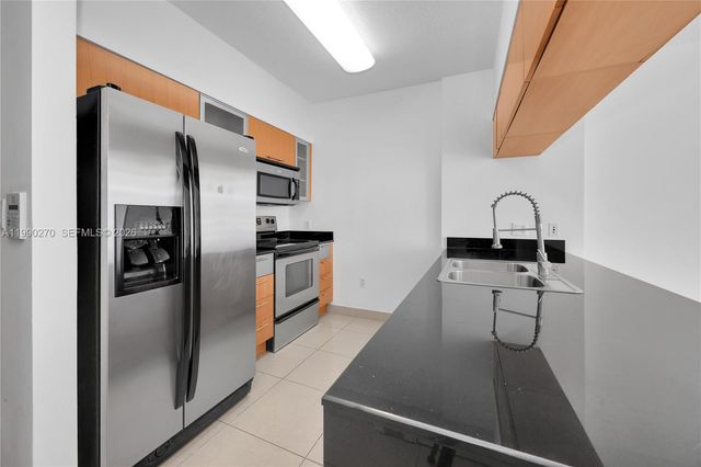 1750 N Bayshore Dr 2804, Miami, FL 33132