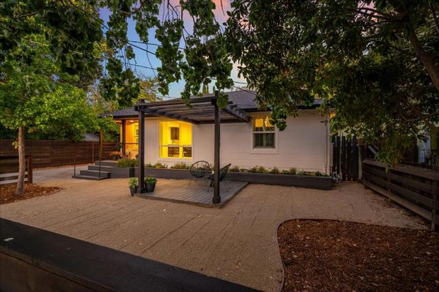 615 Madison Avenue, Redwood City, CA 94061
