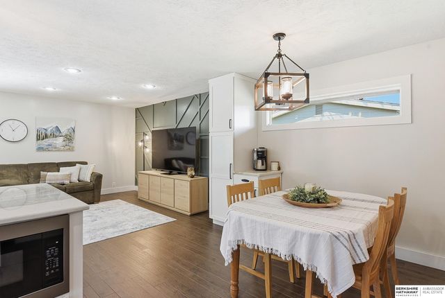 9906 Evans Street, Omaha, NE 68134