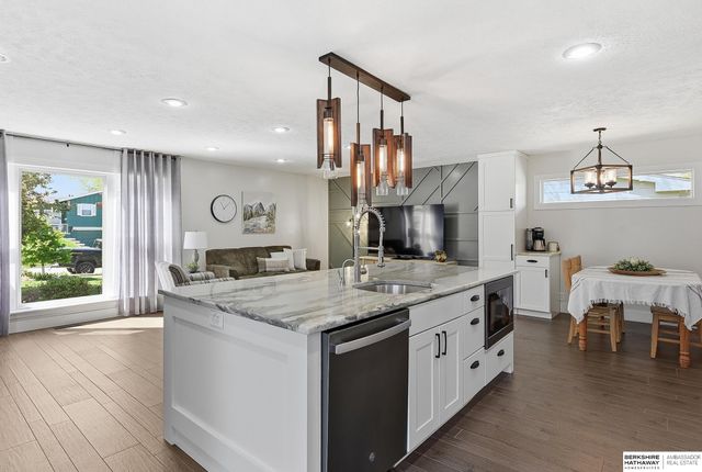 9906 Evans Street, Omaha, NE 68134