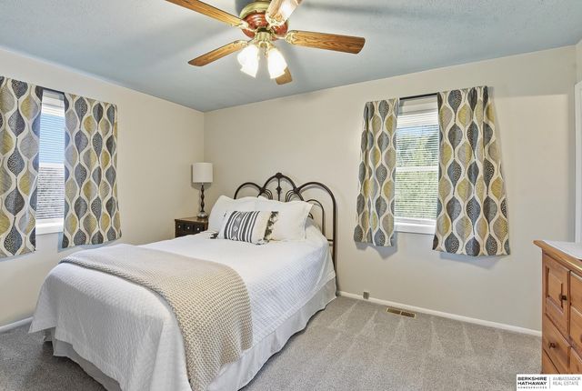 9906 Evans Street, Omaha, NE 68134