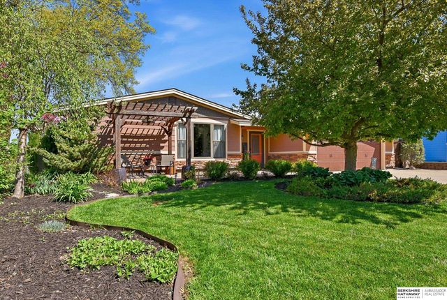9906 Evans Street, Omaha, NE 68134