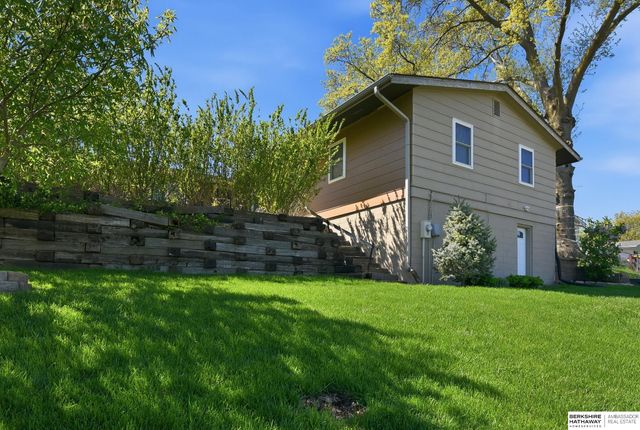 9906 Evans Street, Omaha, NE 68134