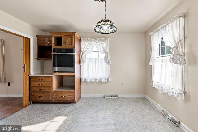 12 N PURCELL AVE, Winchester, VA 22601