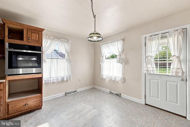 12 N PURCELL AVE, Winchester, VA 22601