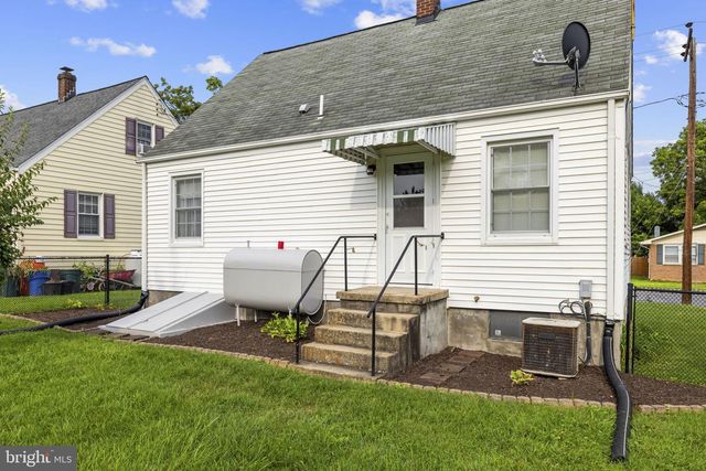 12 N PURCELL AVE, Winchester, VA 22601