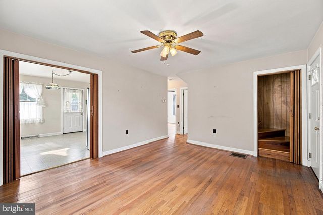 12 N PURCELL AVE, Winchester, VA 22601