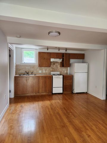 206 E 34th ST C, Austin, TX 78705
