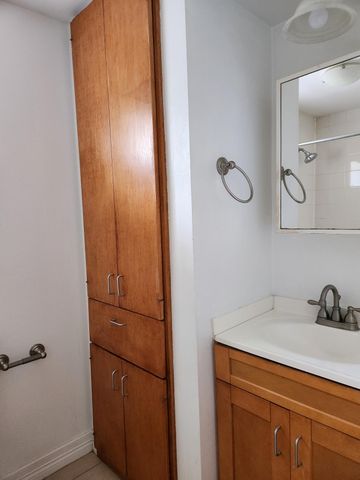 206 E 34th ST C, Austin, TX 78705