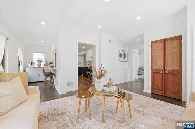143 Veazy Street, North Caldwell, NJ 07006