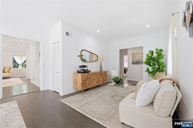 143 Veazy Street, North Caldwell, NJ 07006