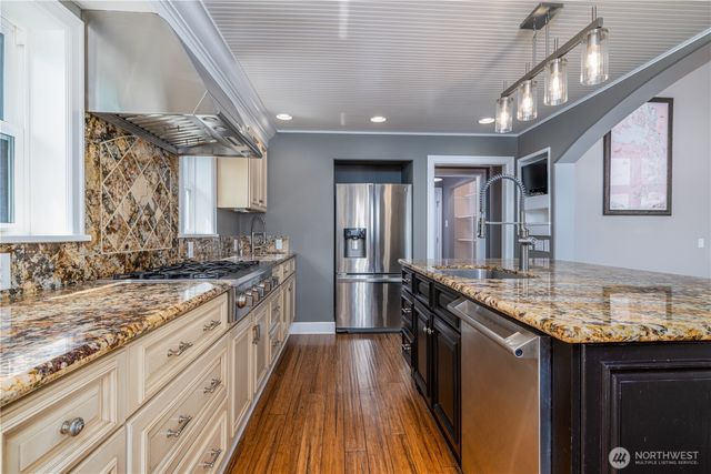 2142 Island Drive NW, Olympia, WA 98502
