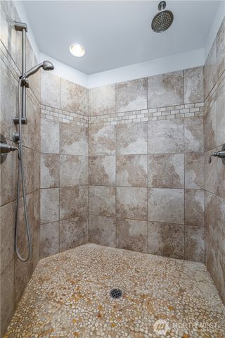 2142 Island Drive NW, Olympia, WA 98502