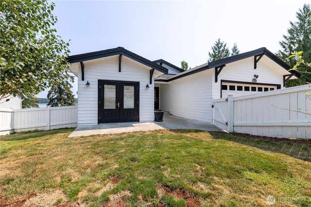 2142 Island Drive NW, Olympia, WA 98502