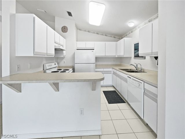 1004 SW 48th TER 203, Cape Coral, FL 33914