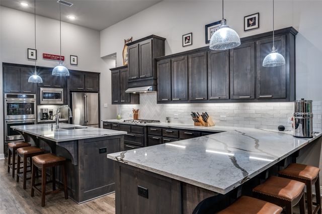 4109 Hawthorn Drive, Aubrey, TX 76227