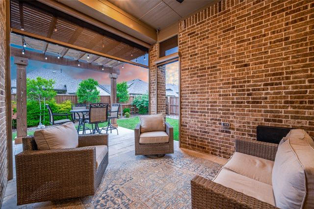 4109 Hawthorn Drive, Aubrey, TX 76227