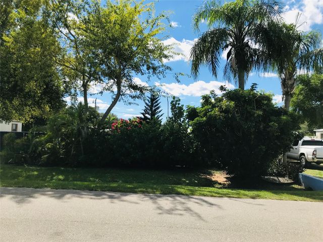 1192 Chobee St, Okeechobee, FL 34974