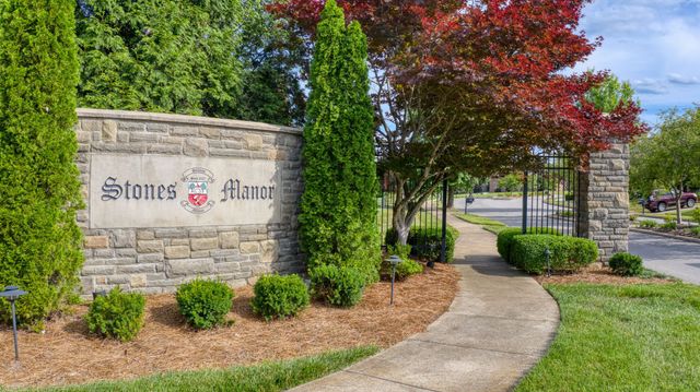 216 Hutchins Camp Trce, Clarksville, TN 37043