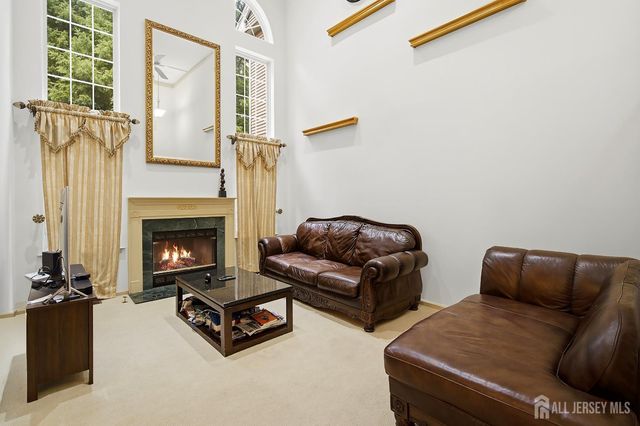 10 Burr Court, Plainsboro, NJ 08536