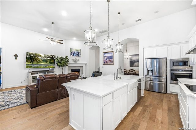 421 Corwin Springs, Cibolo, TX 78108