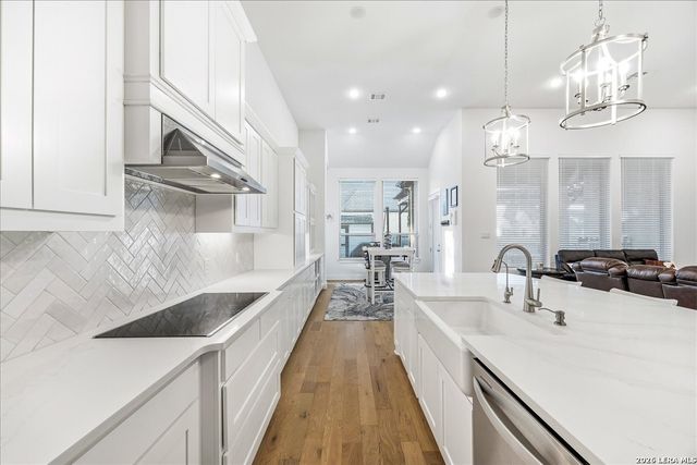 421 Corwin Springs, Cibolo, TX 78108