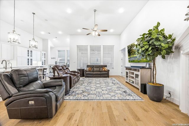 421 Corwin Springs, Cibolo, TX 78108