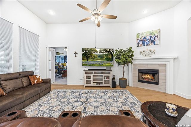 421 Corwin Springs, Cibolo, TX 78108