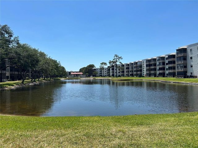 6190 80TH STREET N 204, St Petersburg, FL 33709