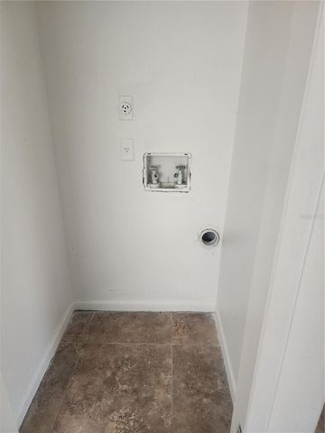 10020 N HYACINTH AVENUE, Tampa, FL 33612