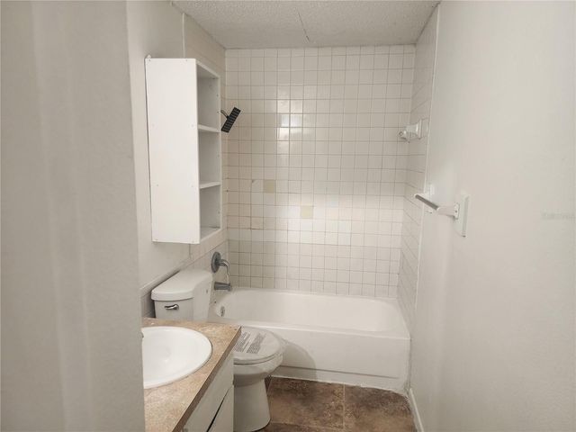 10020 N HYACINTH AVENUE, Tampa, FL 33612