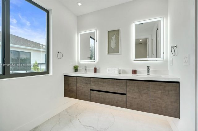 4616 SW 32nd Avenue A1, Dania Beach, FL 33312