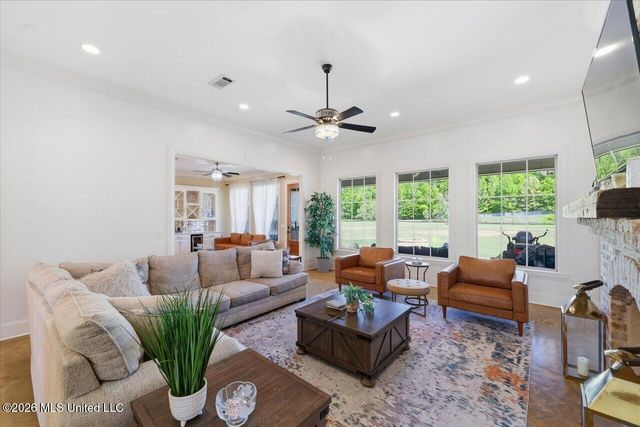 180 Crossview Place, Brandon, MS 39047