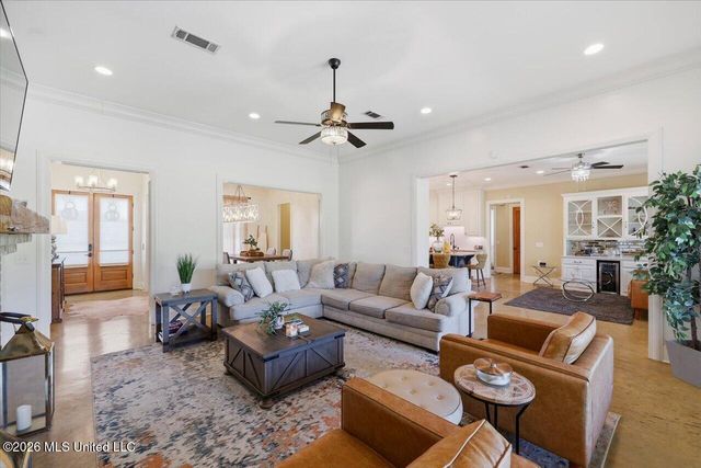 180 Crossview Place, Brandon, MS 39047