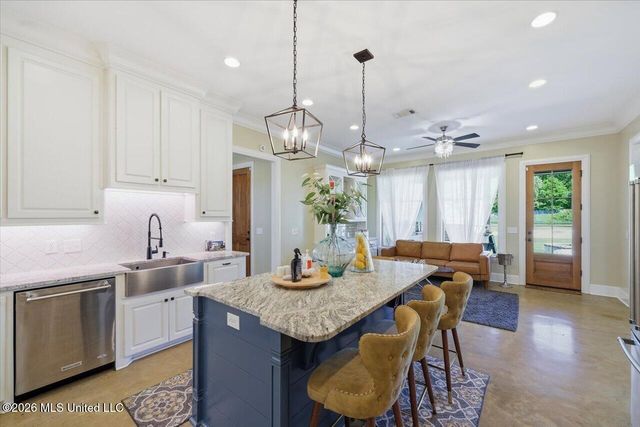 180 Crossview Place, Brandon, MS 39047
