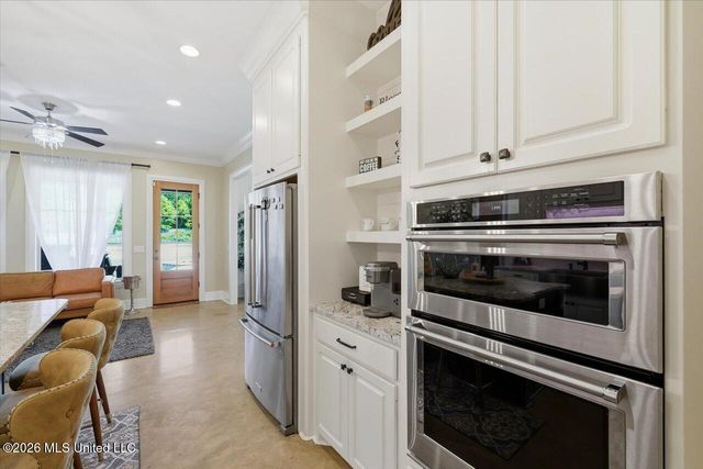 180 Crossview Place, Brandon, MS 39047