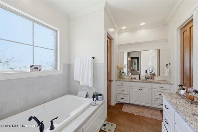 180 Crossview Place, Brandon, MS 39047