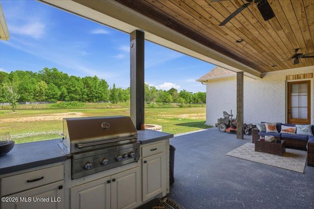 180 Crossview Place, Brandon, MS 39047