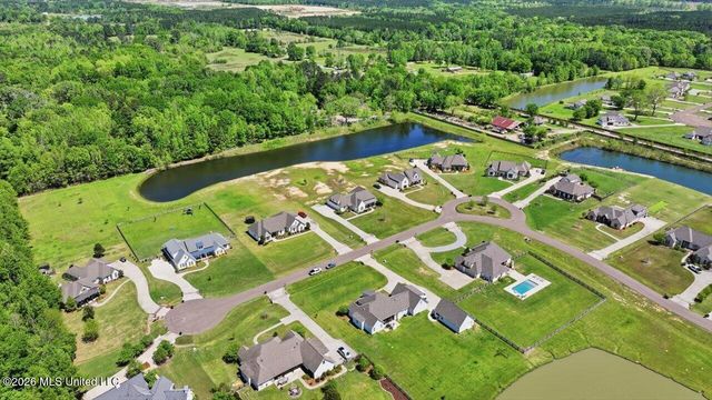 180 Crossview Place, Brandon, MS 39047