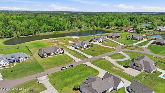 180 Crossview Place, Brandon, MS 39047
